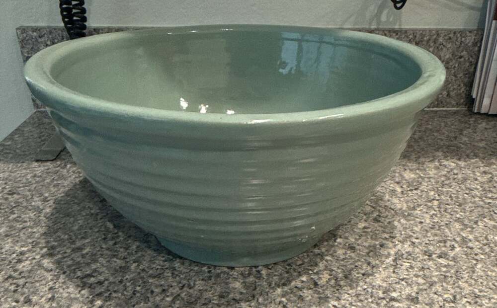 Pfaltzgraff York Pottery Green Ringware Mixing Bowl